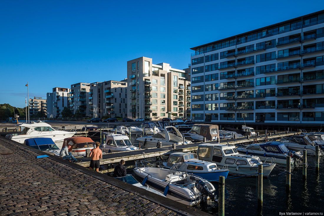 Как живут на "загнивающем Западе": фотограф показал типичный спальный район в Дании