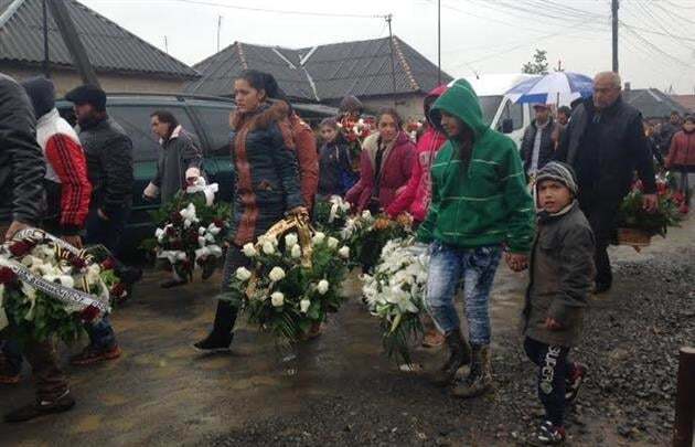 В Мукачево простились с юношей, убитым кандидатом от "Солидарности"