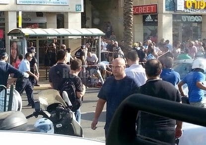 Волна терактов в Израиле: за час пострадали десятки людей