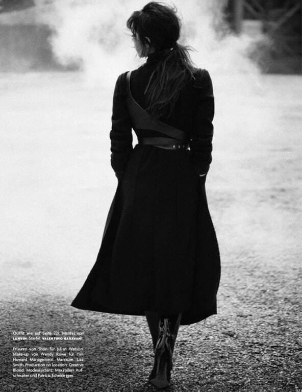 Красавица Виктория Бекхэм украсила обложку немецкого Vogue