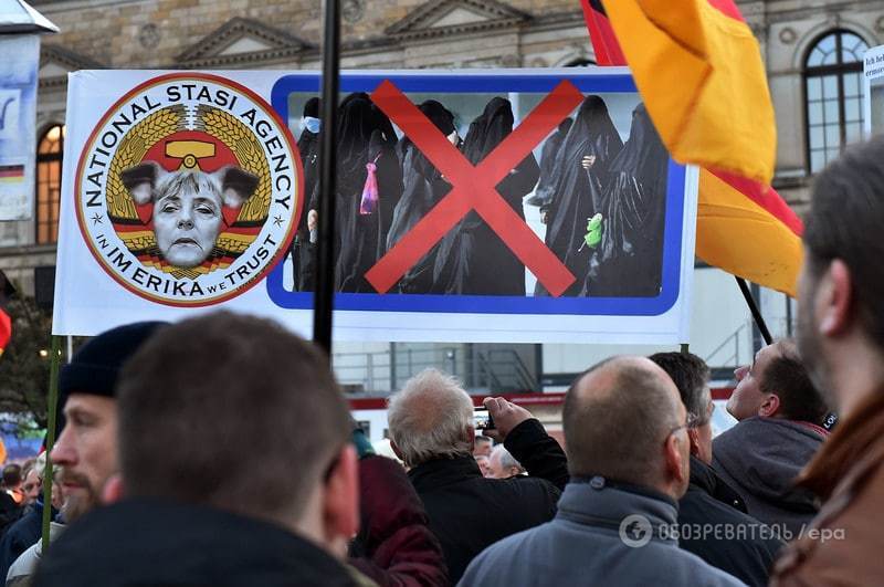 В Германии ультраправые поставили "виселицу" для Меркель: опубликованы фото и видео