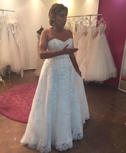 "Шальная невеста": 53-летняя Копенкина шокировала фото в свадебном платье