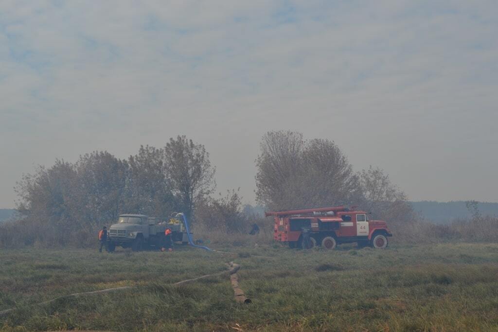 Под Киевом обнаружили новые пожары на торфяниках: пылает 15 гектаров