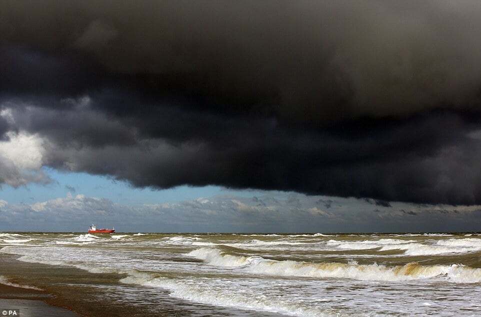 Чудо природы: в Шотландии засняли радугу, растерявшую цвета