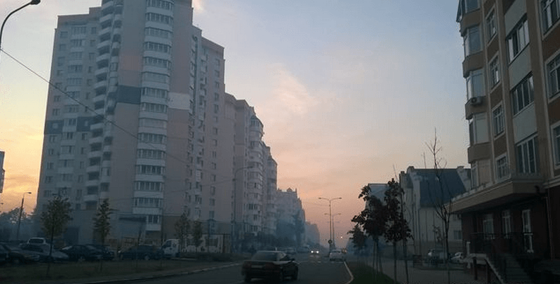 "Дымовая завеса" накрыла пригород Киева, людям нечем дышать