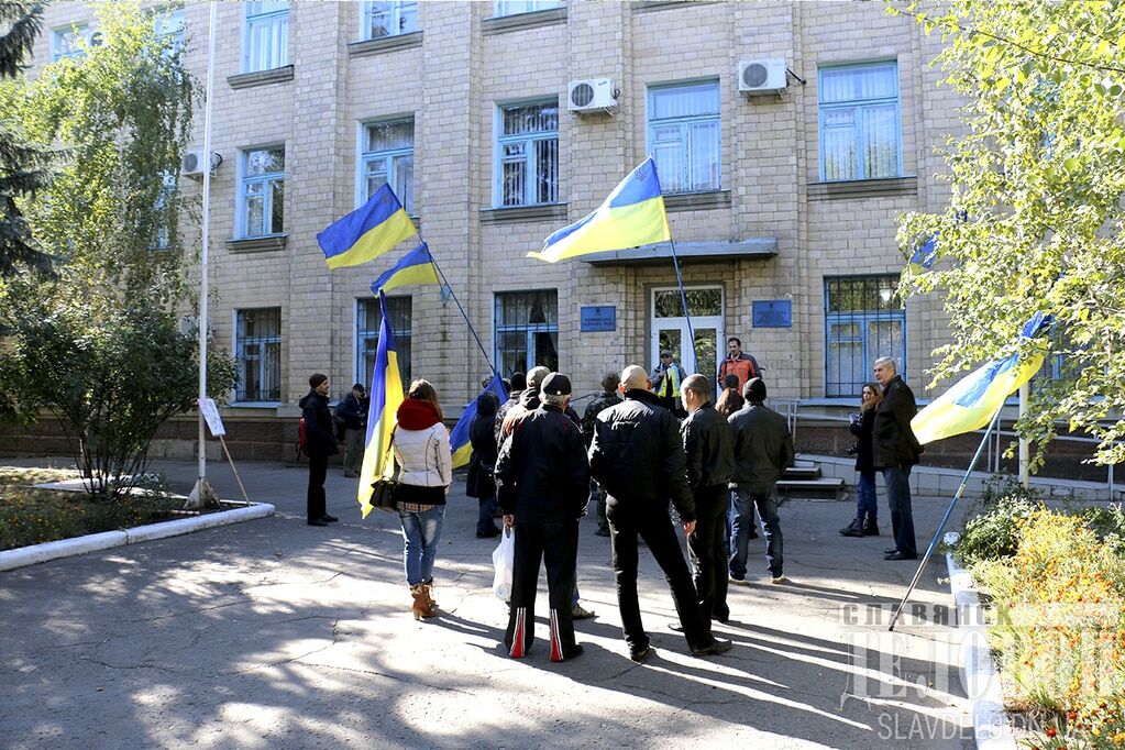 Не розслабляємося: в Слов'янську приготувалися до "сміттєвої люстрації" чиновників