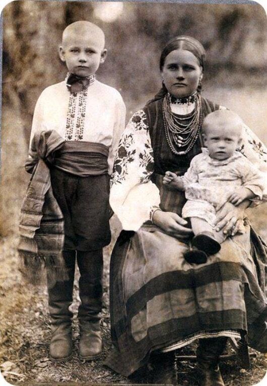 Как жили украинцы 100 лет назад: 60 уникальных старинных фото