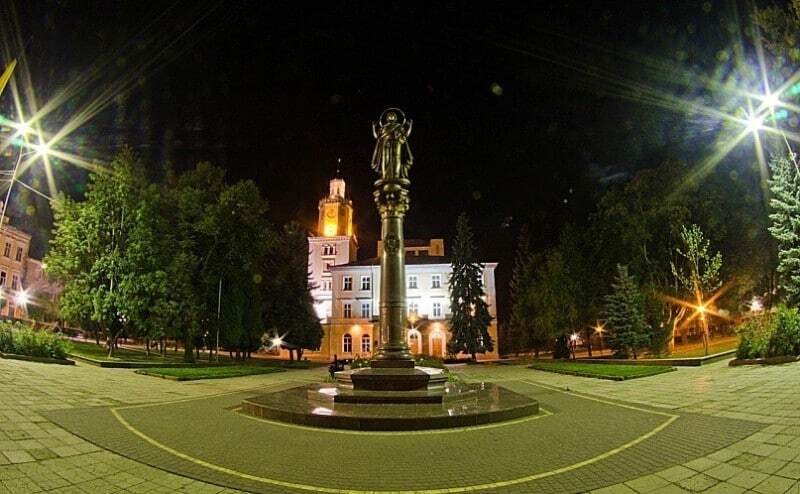 Мальовнича Галичина: 10 затишних мiст України, де варто побувати восени