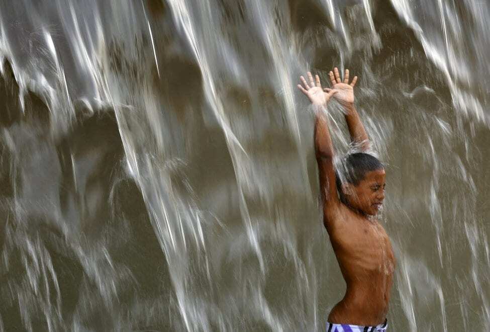 Пляж або смерть: в Ріо-де-Жанейро жителі змушені рятуватися від спеки