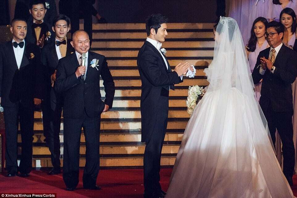 Китайська Кім Кардашьян зіграла шикарне весілля за $ 31 млн: фоторепортаж