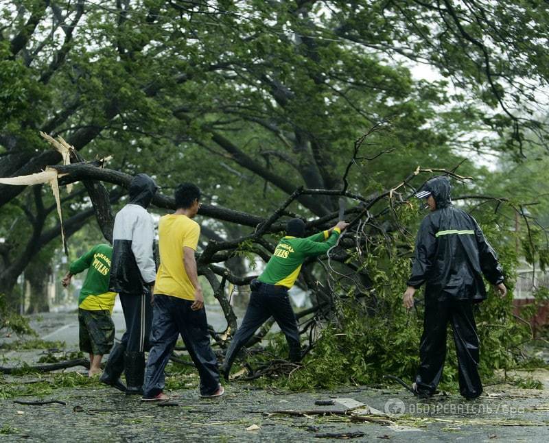 Тайфун на Филиппинах: разрушены дома, эвакуированы 10 тысяч человек - фото и видео стихии