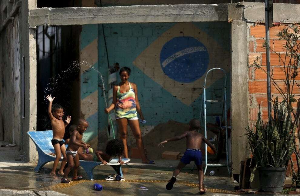 Пляж или смерть: в Рио-де-Жанейро жители вынуждены спасаться от жары