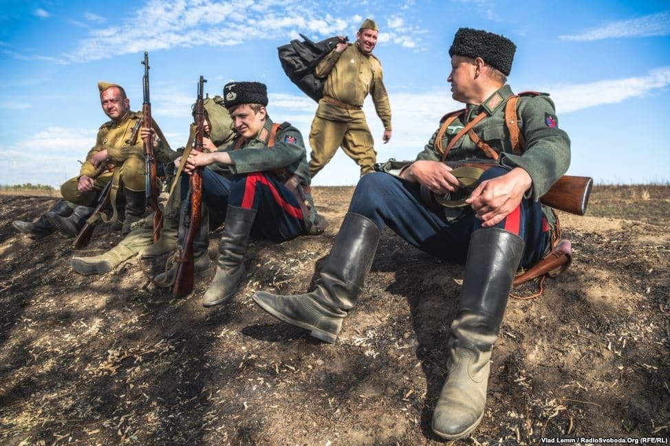 Козаки, нацисти і техніка: під Дніпропетровськом реконструювали битву за Дніпро. Опубліковані фото