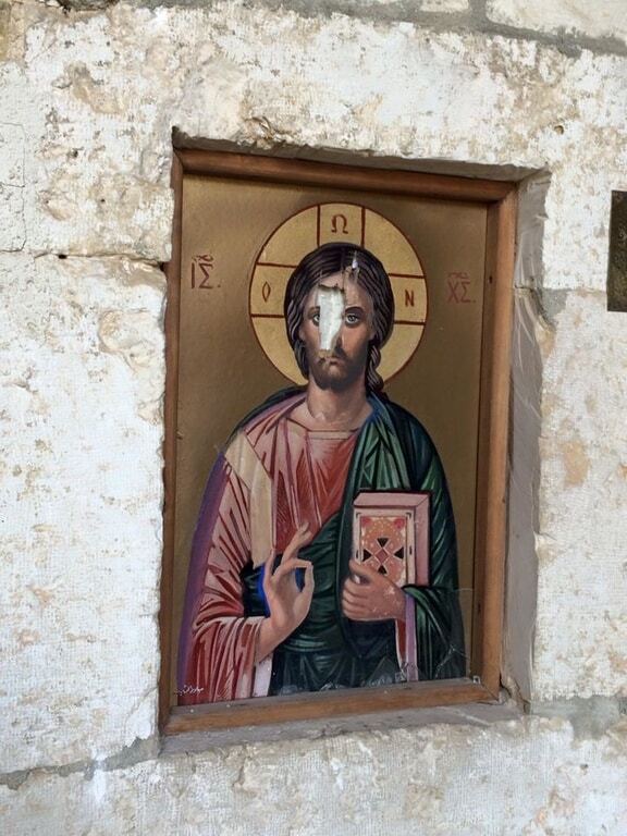 Сирійська Аль-Каїда розорила стародавні монастирі: іконами топили багаття