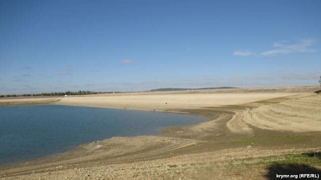 В оккупированном Крыму рекордно обмелело одно из крупнейших водохранилищ