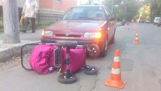 Женщина за рулем сбила двух матерей с колясками в Виннице: фото с места ДТП