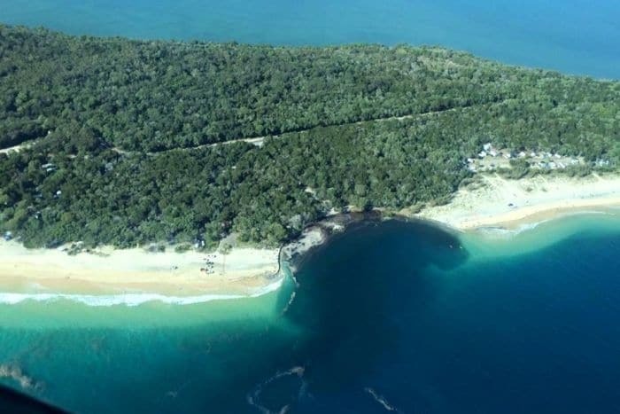В Австралии пляж вместе с кемпингом провалился под землю: поразительные фото