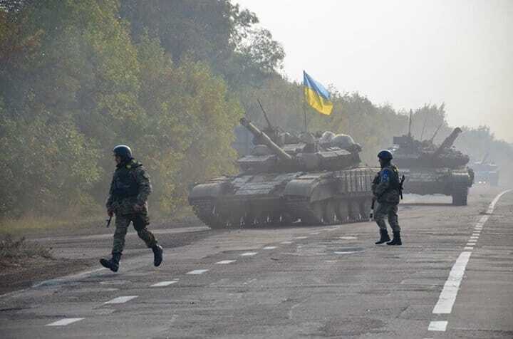 Україна відвела 60 танків: у разі загострення поверне їх за годину - штаб АТО