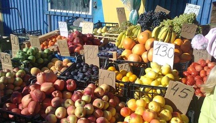 Украинские соки и "золотое" мясо: опубликованы цены в Донецке и Луганске - фотофакт