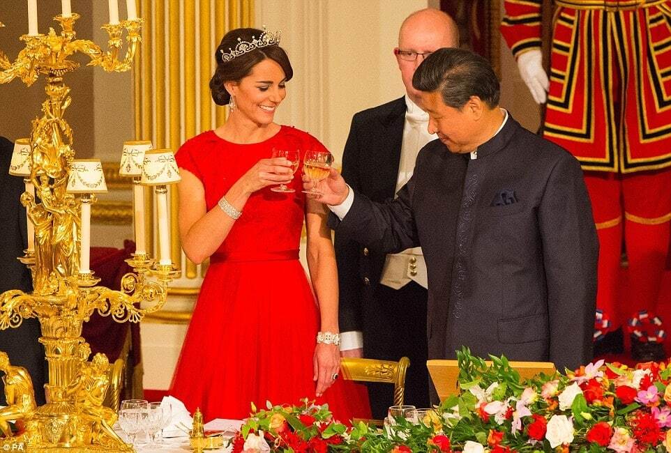 Кейт Миддлтон в тиаре королевы ослепила красотой президента Китая