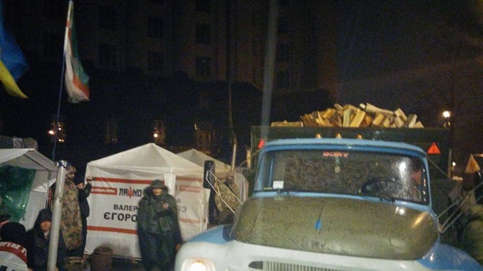 Майдан під Кабміном: Ляшко і Ко провели ніч під стінами уряду, опубліковані фото і відео