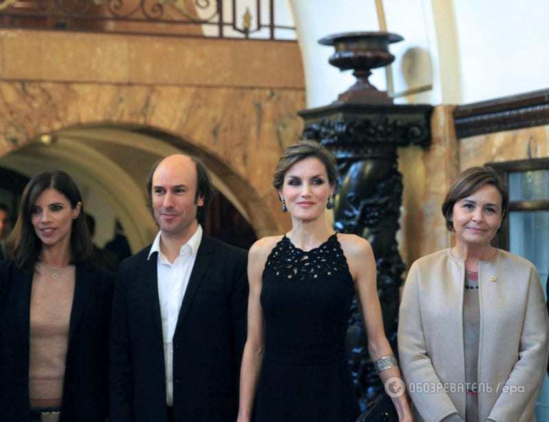 Найстильніша: королева Іспанії вразила елегантним образом