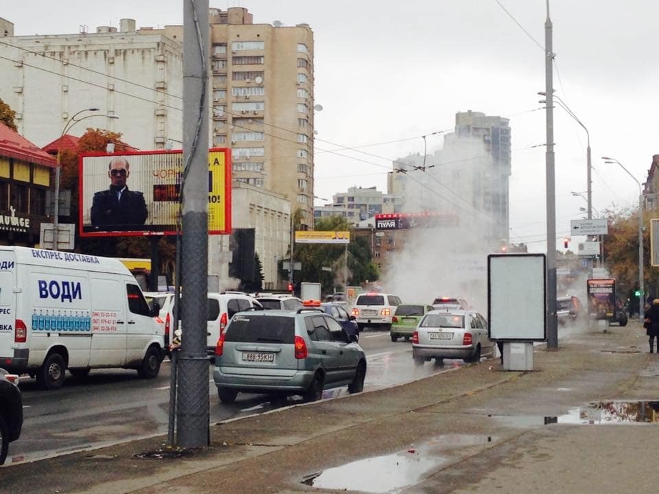 В Киеве возле Центризбиркома из-за ЧП образовалась пробка