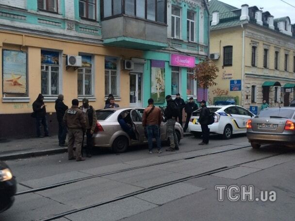 СБУ зі стріляниною накрила в центрі Києва багатомільйонний "конверт"