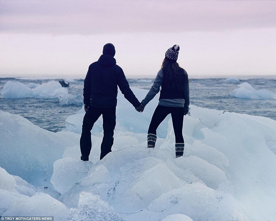 Пара устроила незабываемую свадьбу в Исландии, пригласив только одного гостя