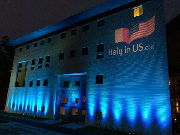 Невероятная акция ООН: по всему миру здания вспыхнули голубым светом - фоторепортаж