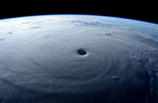 В сети появились первые видео и фото сильнейшего за 50 лет урагана "Патрисия"