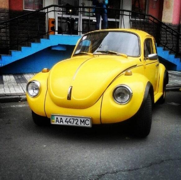В Киеве открылась выставка ретро-автомобилей: фоторепортаж