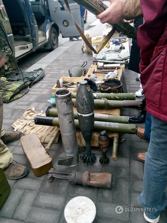 Правий сектор привіз на Майдан автомати і гранатомети: фотофакт  