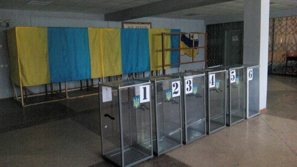 Вибори в Маріуполі: виборчі дільниці відкрилися, але бюлетенів немає