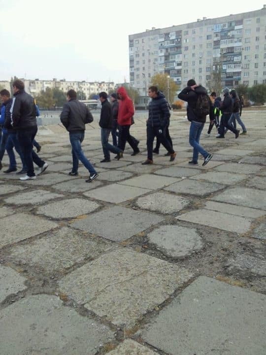 В Северодонецке на участки под видом прессы явились "титушки": опубликованы фото