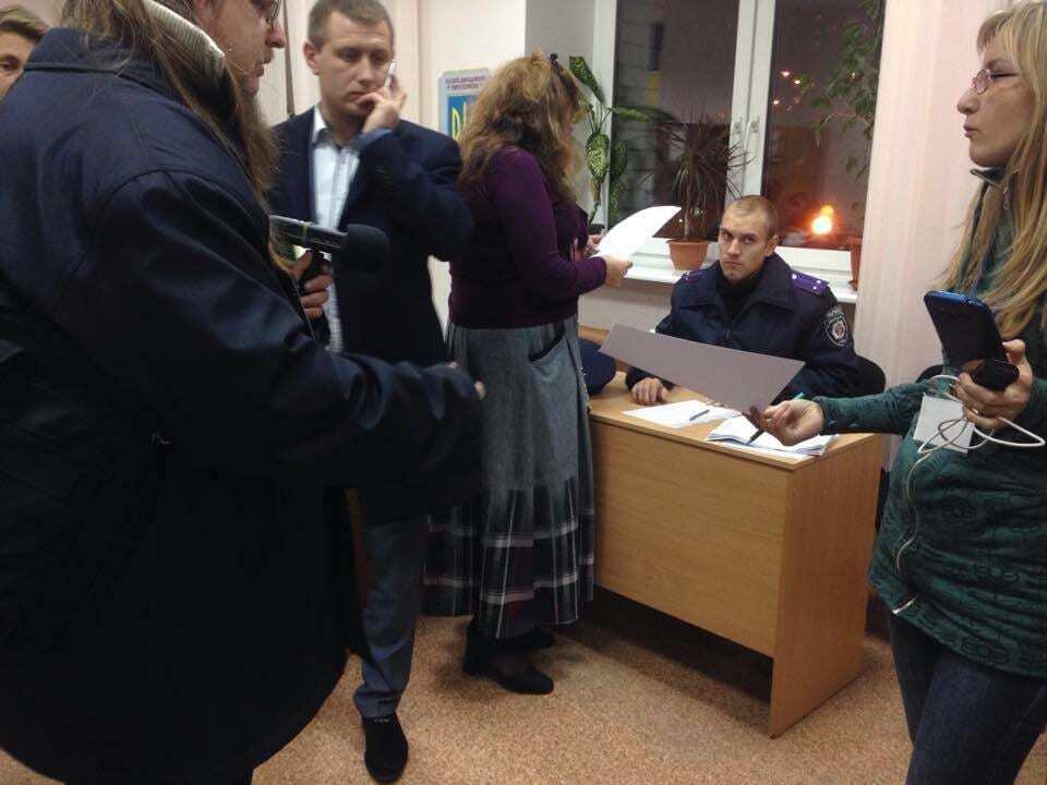 У Києві зловили підозрілого спостерігача зі списком виборців