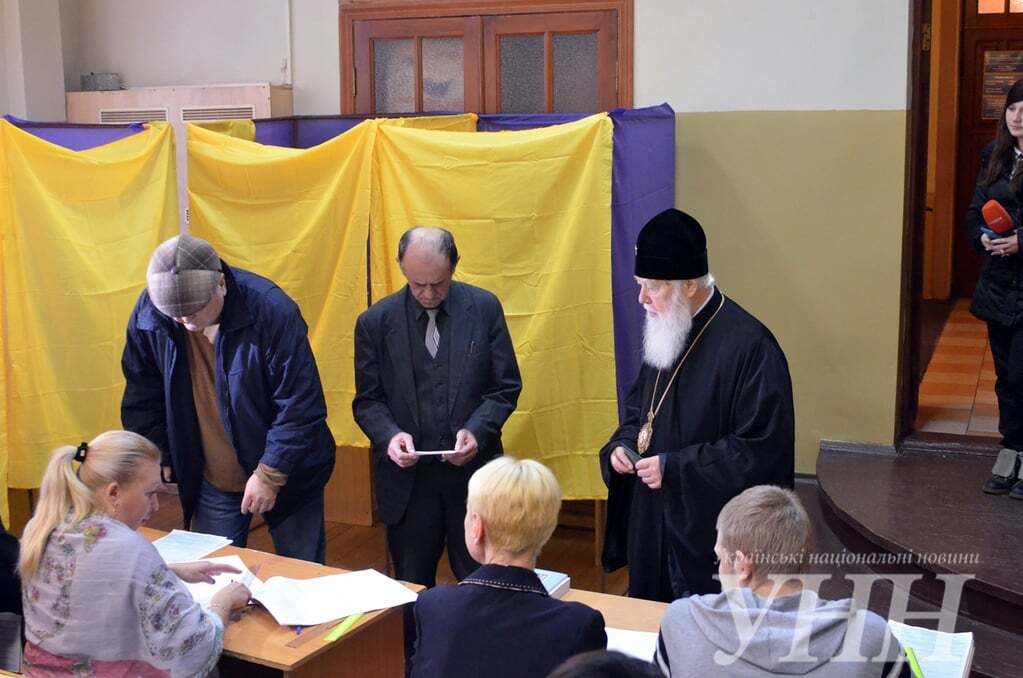 Патриарх Филарет одним из первых проголосовал на выборах: опубликованы фото и видео