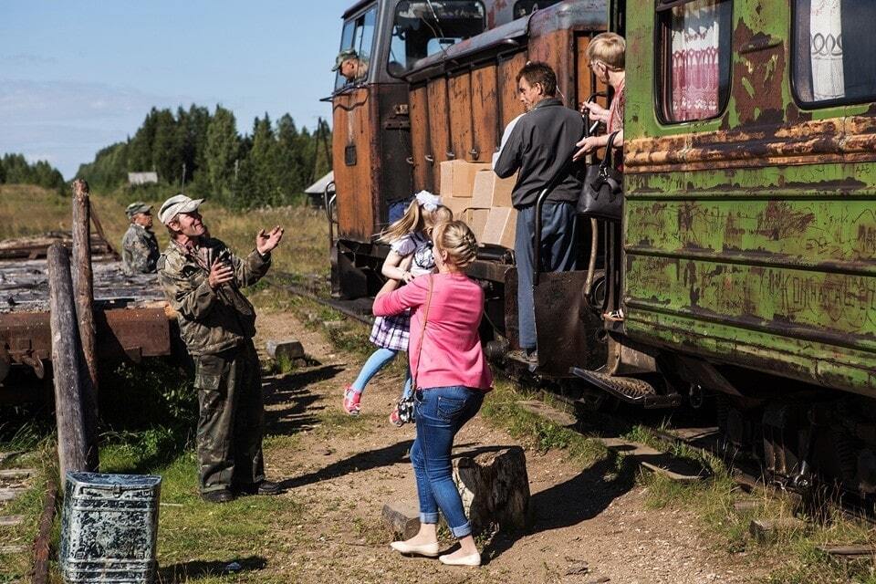 У мережі показали життя російських сіл, об'єднаних іржавим поїздом