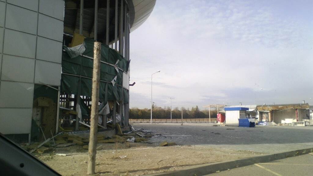 У мережі показали, який вигляд має зруйнований автовокзал у Донецьку