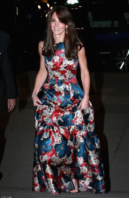 Кейт Миддлтон поразила богатых британок шелковым платьем за $3,5 тысяч