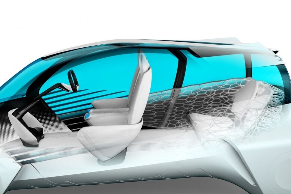 Toyota представила концепткар, умеющий "делиться" электричеством