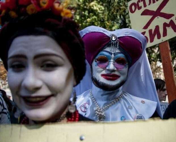 Против однополых раков: в Одессе устроили абсурдную "монстрацию". Фоторепортаж