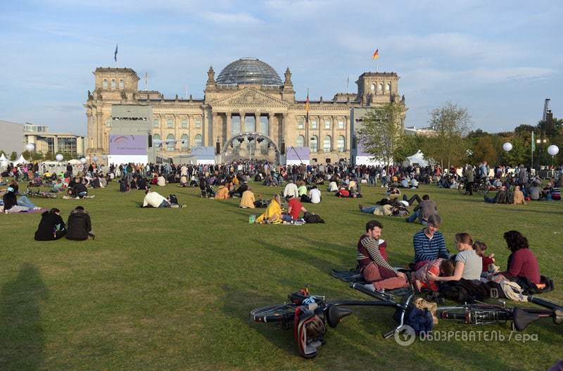 Германия празднует 25-летие после падения Берлинской стены: опубликованы фото