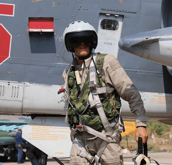 Опубліковано перші фото російських пілотів, що бомбили Сирію
