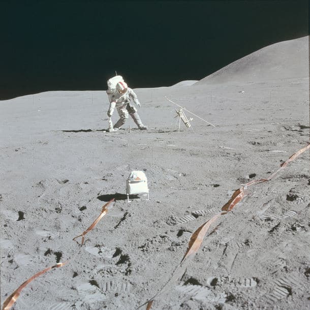 И все-таки летали! В США обнародовали тысячи фото исторической высадки на Луне
