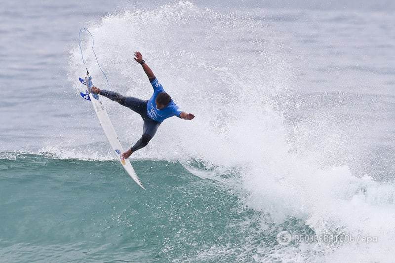 Осідлали хвилю заввишки 30 метрів: Португалія вразила екстрім-шоу серфінгістів. Фото і Відеофакт