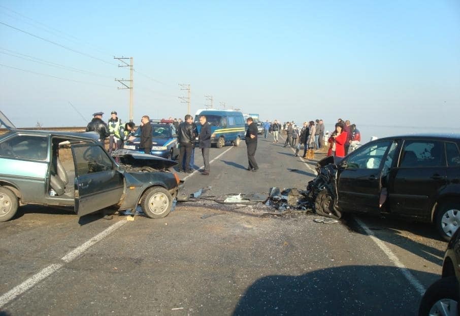 Смертельна ДТП паралізувала рух на Черкаській дамбі: опубліковані фото