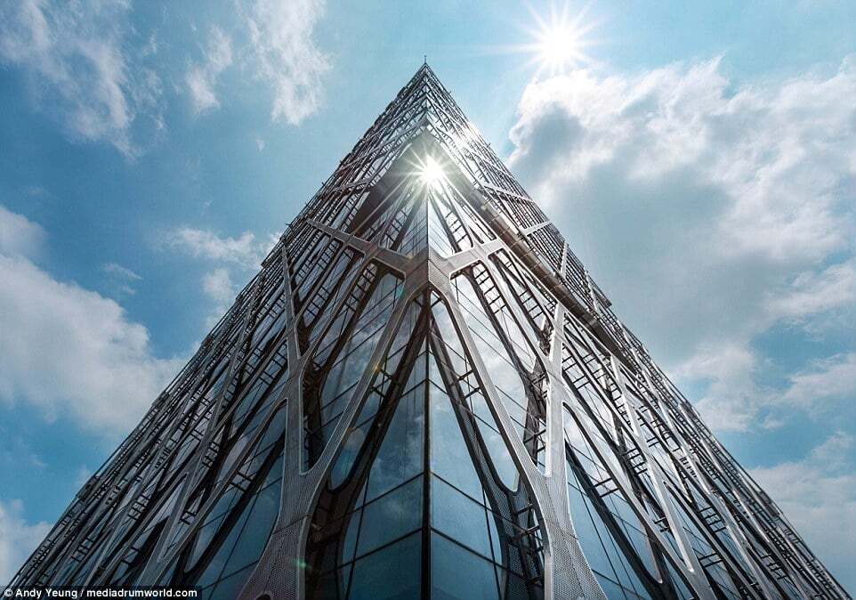 Посмотри вверх: головокружительные фото небоскребов Китая
