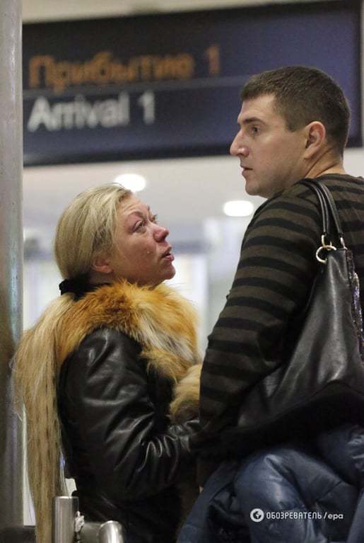 Россияне в трауре: в "Пулково" собрались родные пассажиров Airbus-321