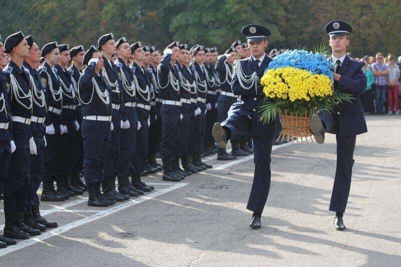 У Херсоні екс-куратор антиМайдану прийняла присягу у поліцейських курсантів